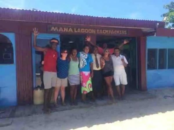 Mana Lagoon Backpackers Villa Buitenkant foto