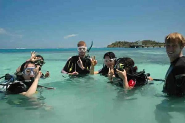 Mana Lagoon Backpackers Villa Buitenkant foto