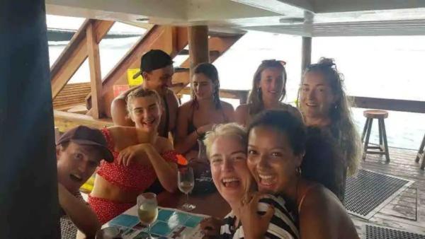 Mana Lagoon Backpackers Villa Buitenkant foto