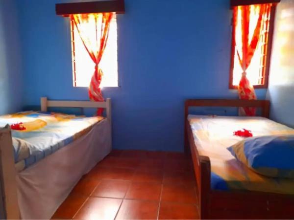 Mana Lagoon Backpackers Villa Buitenkant foto